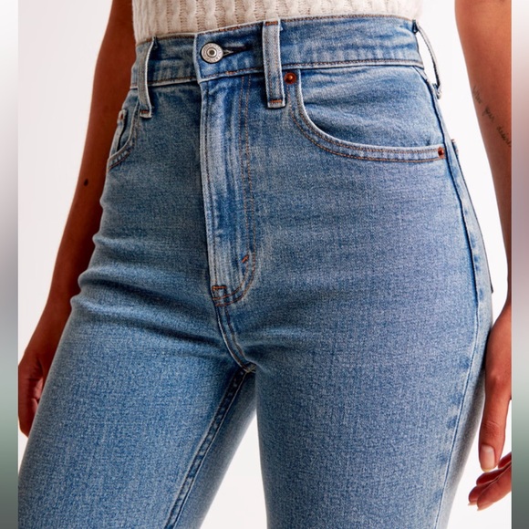 Abercrombie & Fitch The Ankle Straight Ultra High Rise Jeans - Picture 2 of 5